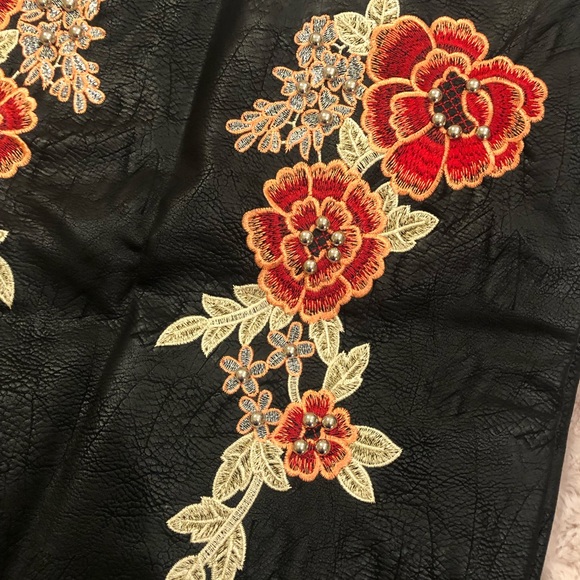 Black Embroidery Skirt - Picture 3 of 6